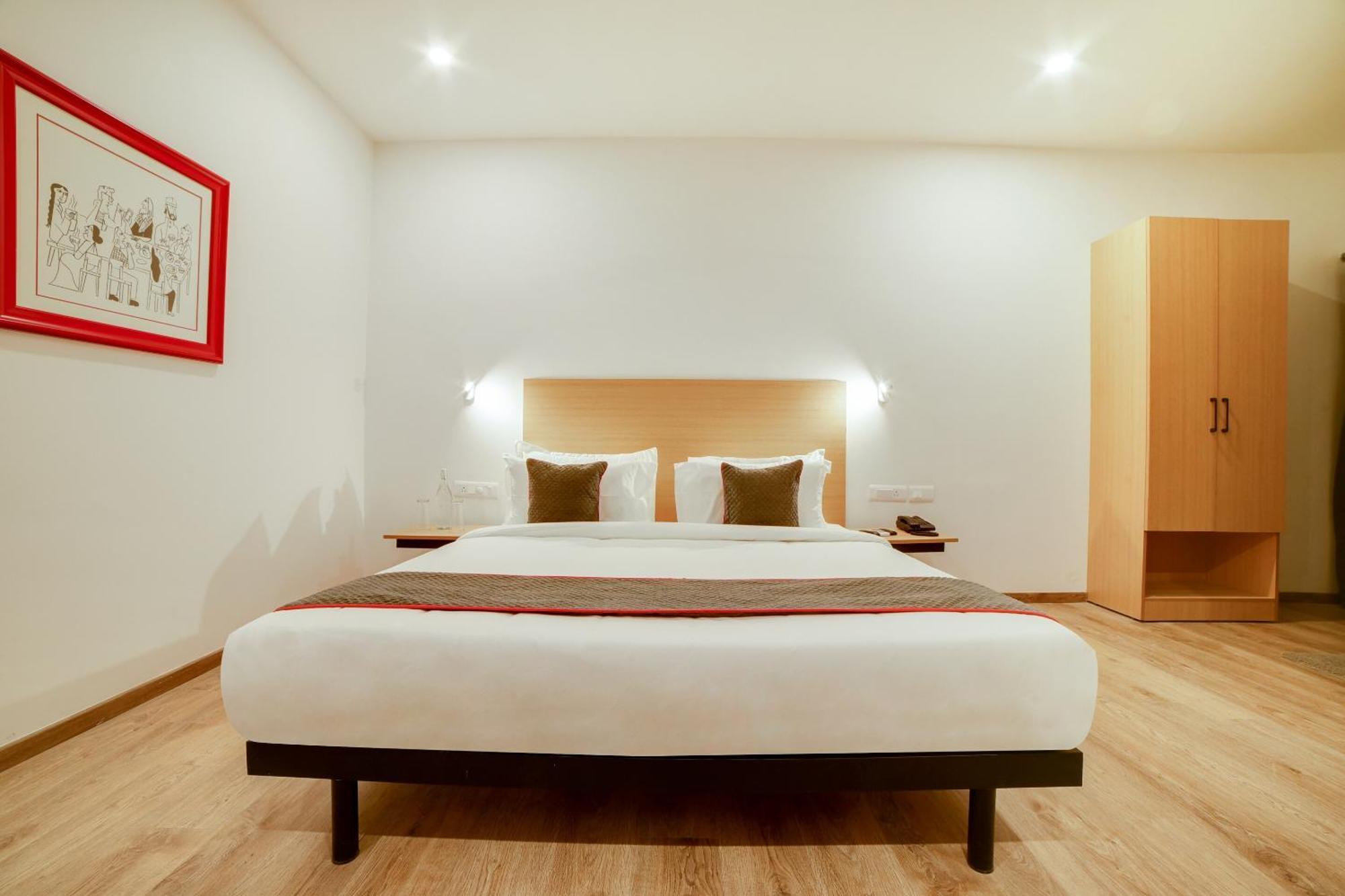 Super Townhouse Hosur Main Road Bommanahalli Near Gopalan Innovation Mall Bangalore Eksteriør billede