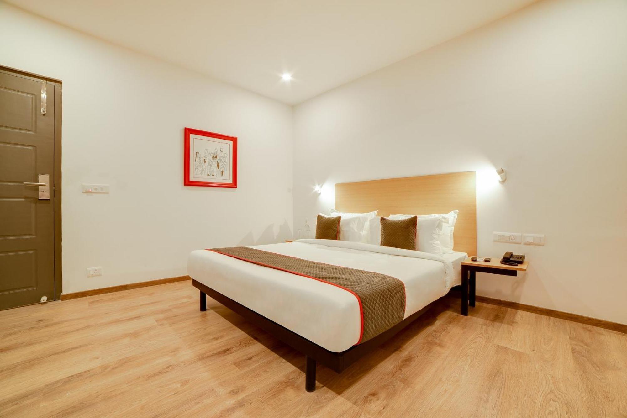 Super Townhouse Hosur Main Road Bommanahalli Near Gopalan Innovation Mall Bangalore Eksteriør billede