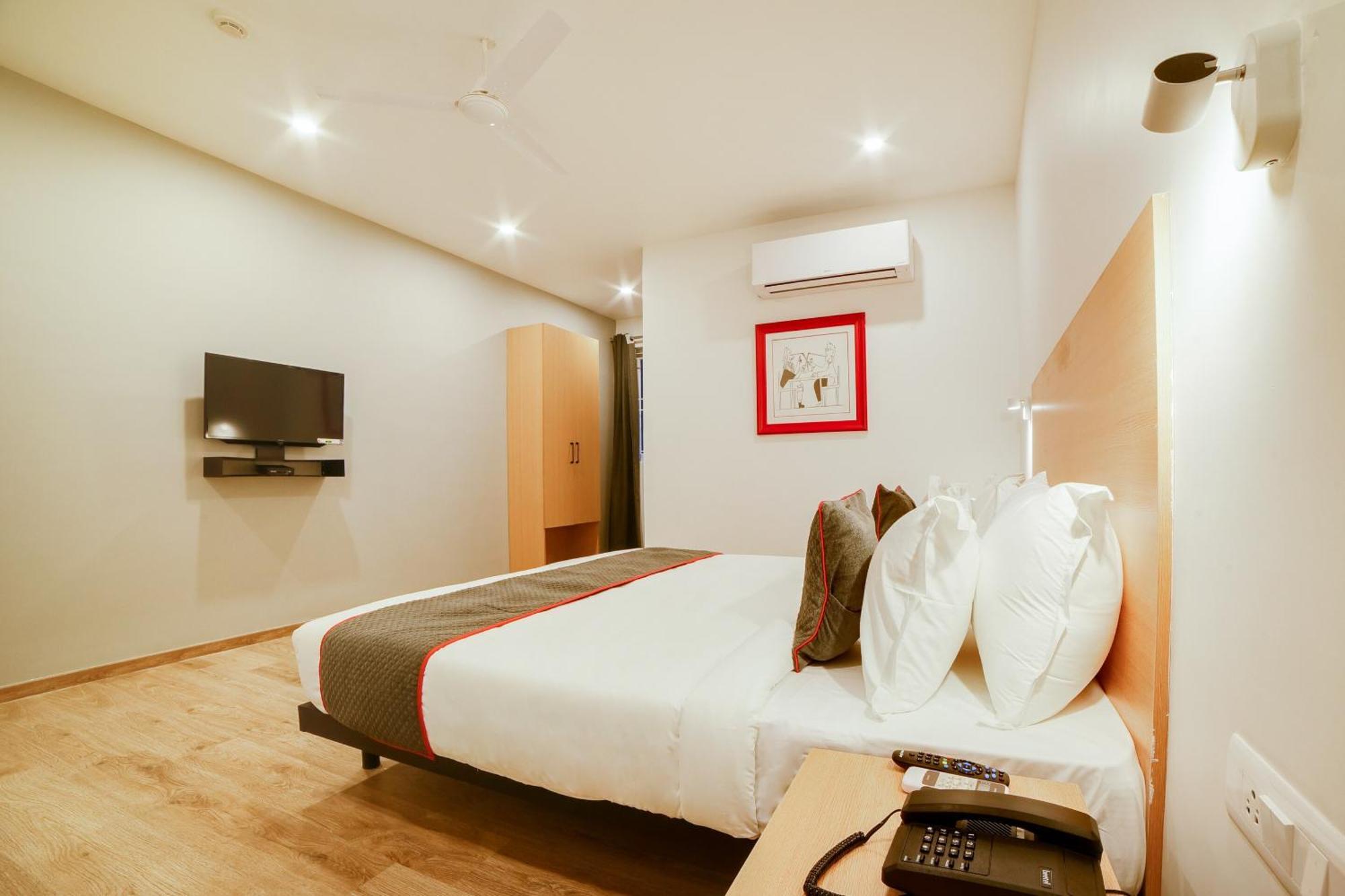 Super Townhouse Hosur Main Road Bommanahalli Near Gopalan Innovation Mall Bangalore Eksteriør billede