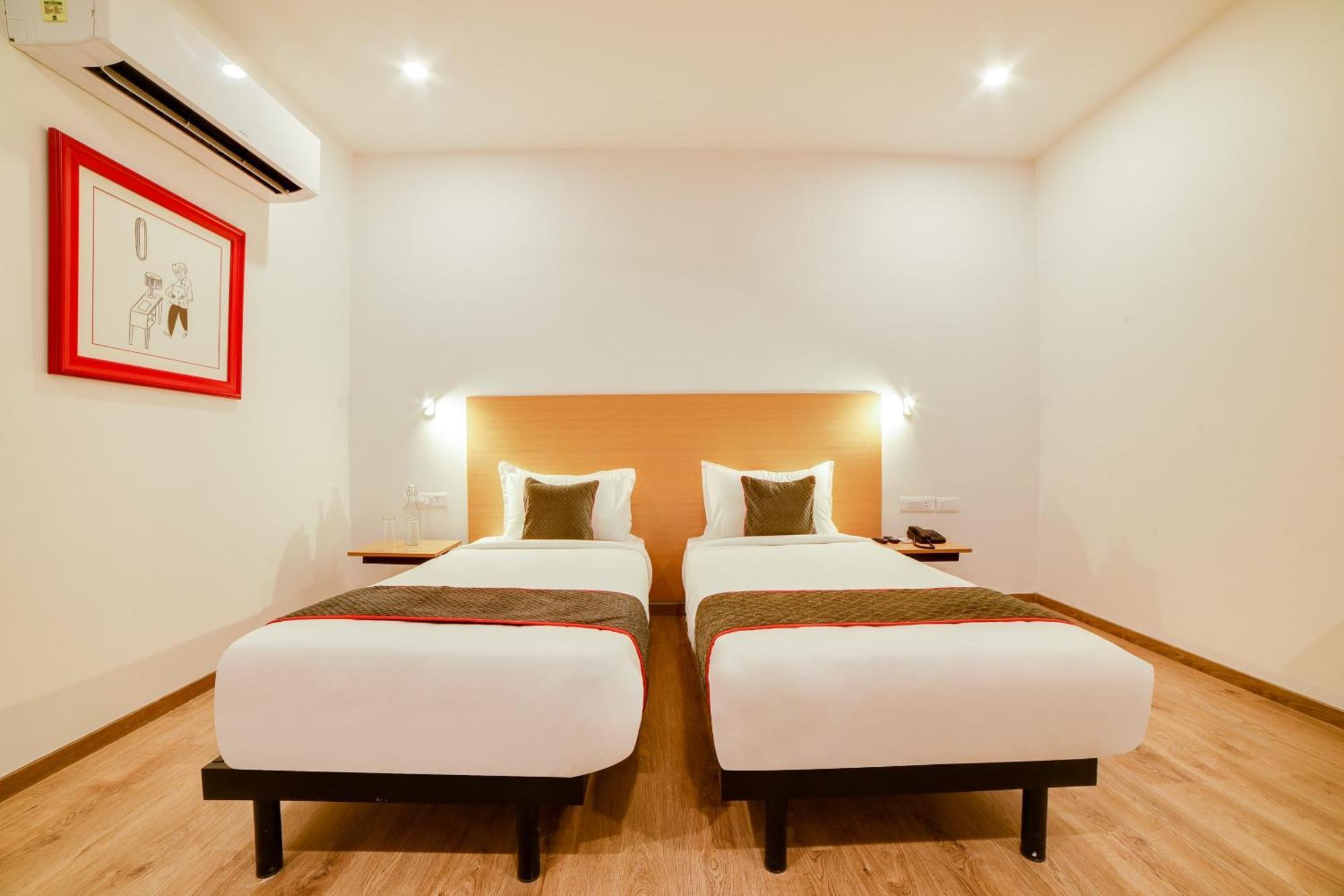 Super Townhouse Hosur Main Road Bommanahalli Near Gopalan Innovation Mall Bangalore Eksteriør billede