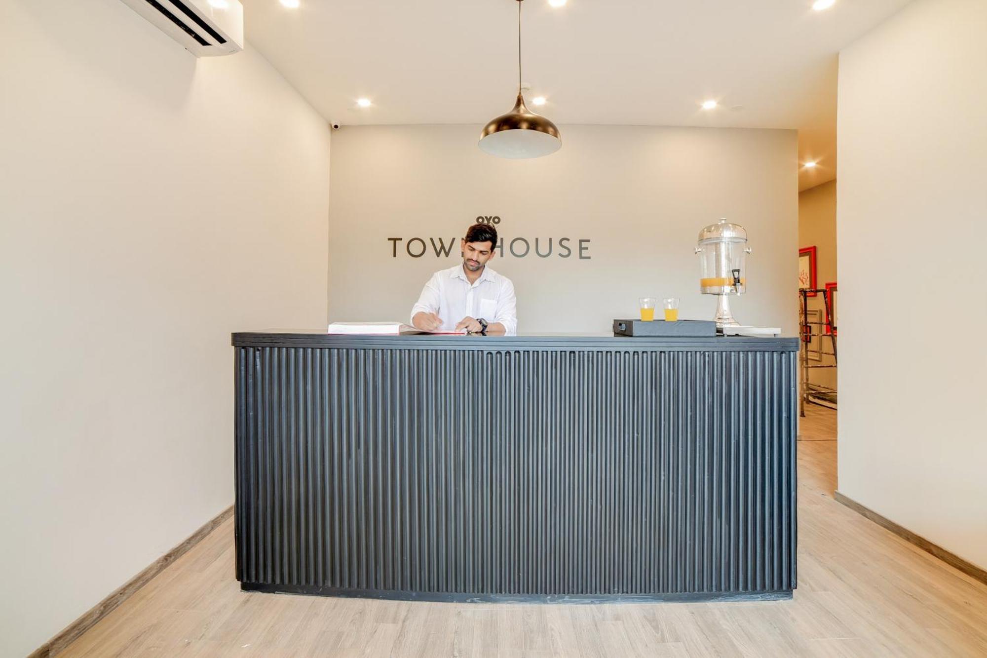 Super Townhouse Hosur Main Road Bommanahalli Near Gopalan Innovation Mall Bangalore Eksteriør billede