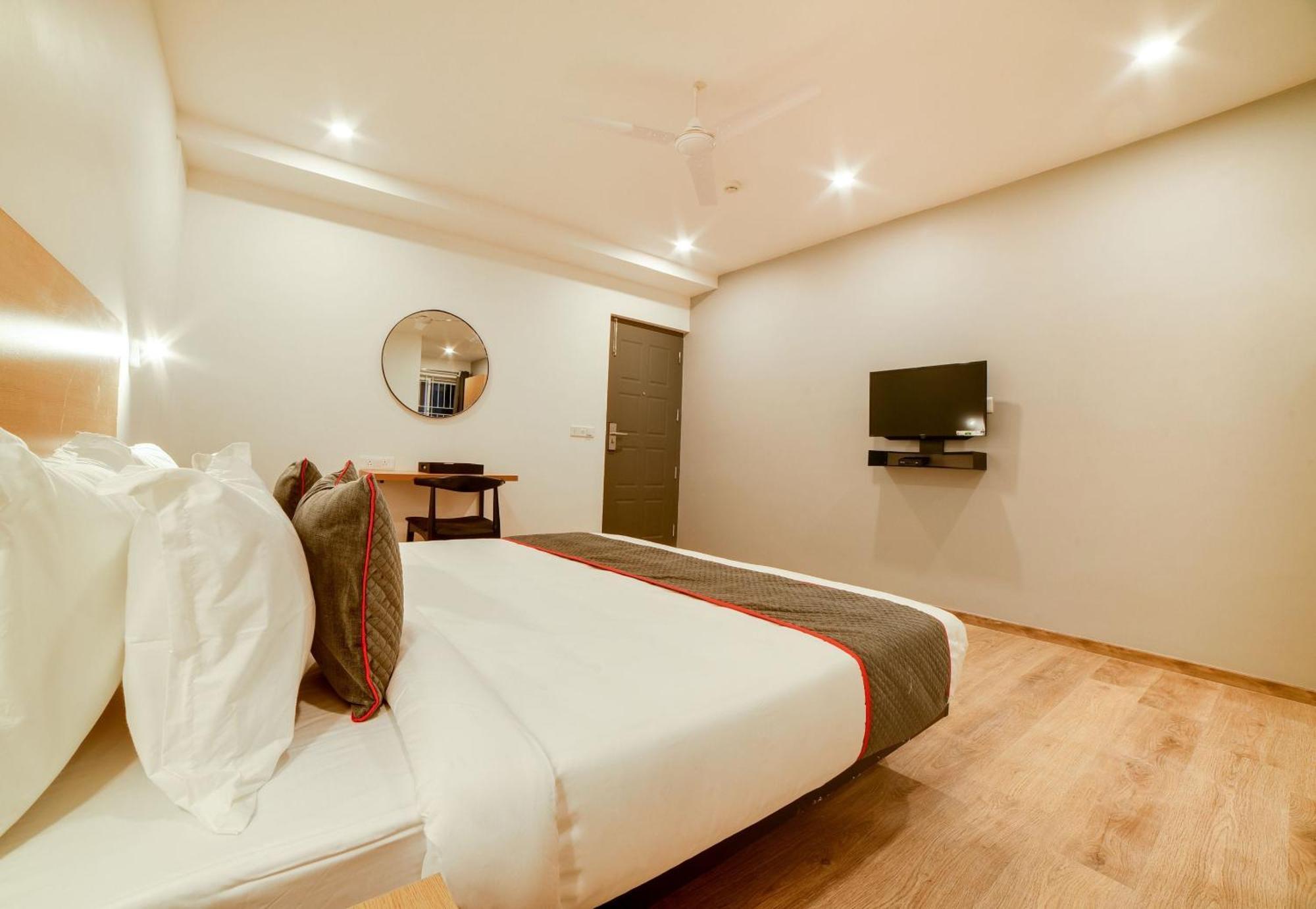 Super Townhouse Hosur Main Road Bommanahalli Near Gopalan Innovation Mall Bangalore Eksteriør billede